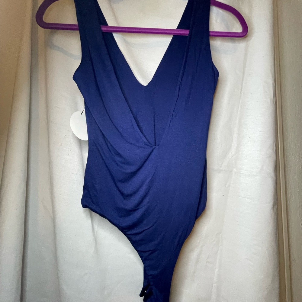 NWT Lulus Basic Navy Blue Body Suit Snap Thong Bottom Closure VNeck Size Small - Picture 5 of 8